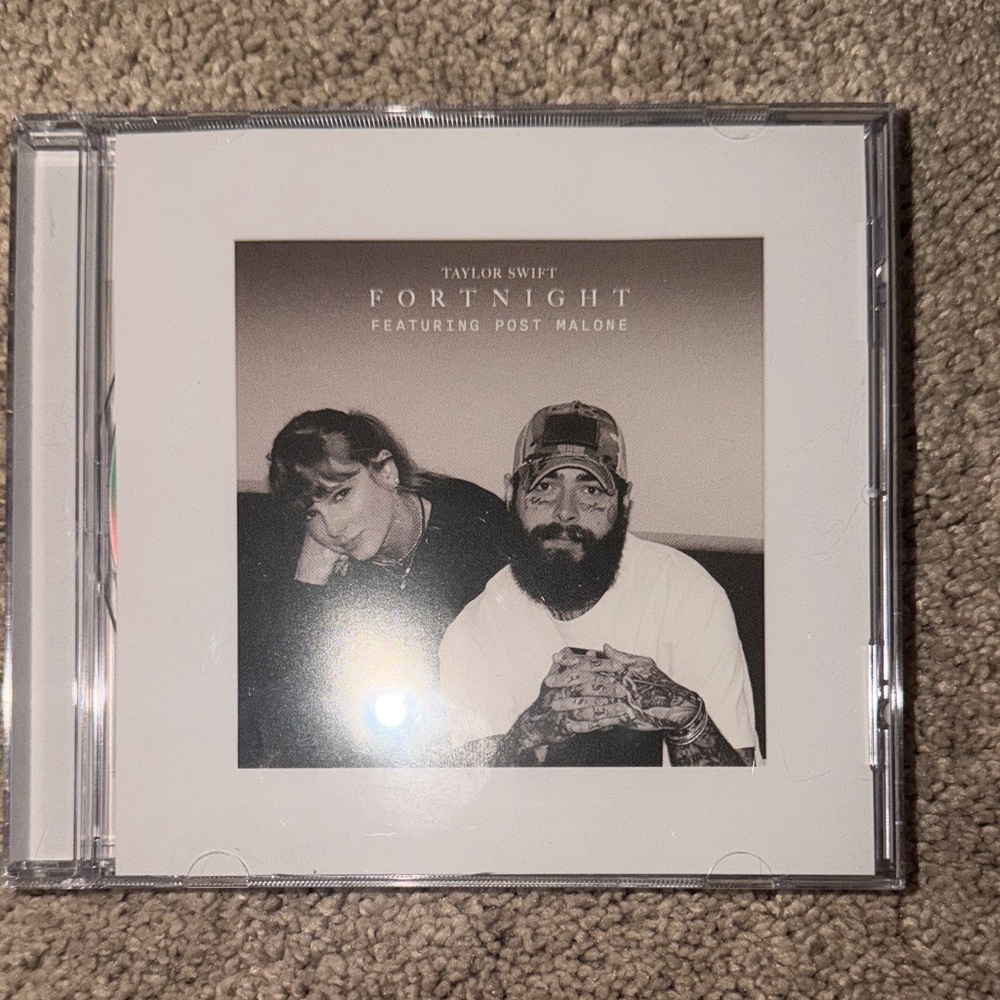 Taylor Swift Fortnight CD